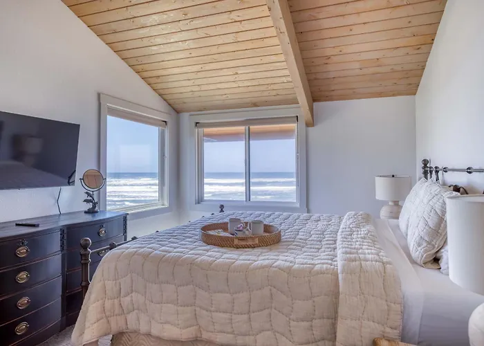 Top Neskowin Hotels for Coastal Getaways